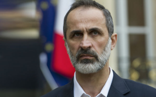 Σε παραίτηση καλεί τον Άσαντ μέλος της αντιπολίτευσης