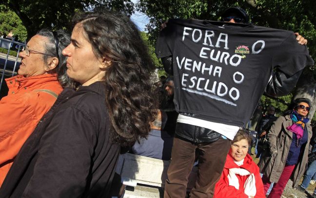 Στους δρόμους κατά της κυβέρνησης