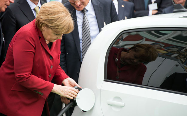 Η Γερμανία προωθεί τα ηλεκτρικά οχήματα
