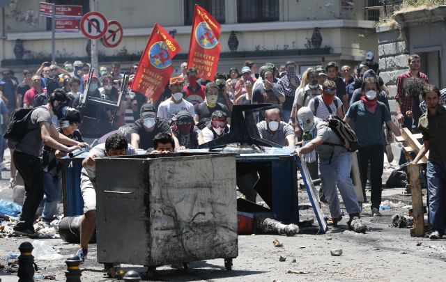 Με σχετική ηρεμία ξημέρωσε η Κυριακή στην Τουρκία