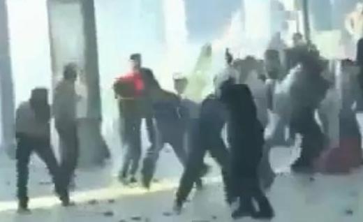 Αστυνομικός πυροβολεί σε διαδήλωση στην Τουρκία