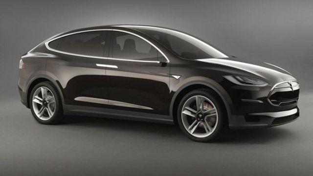 Η Tesla ετοιμάζει νέο σεντάν και crossover