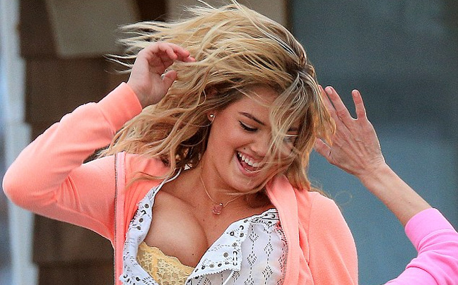 Η Kate Upton χορεύει…