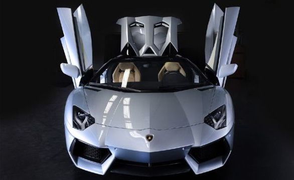 Τις 2.000 πωλήσεις έφτασε η Aventador