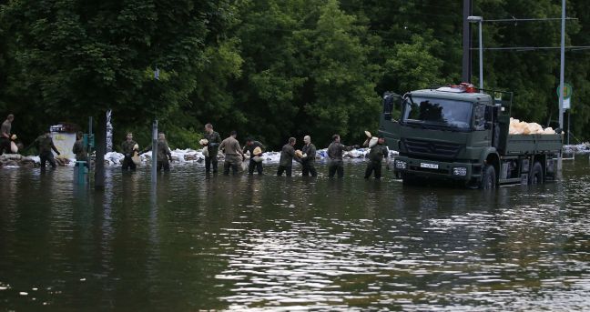 Υποχώρησε φράγμα στον ποταμό Έλβα