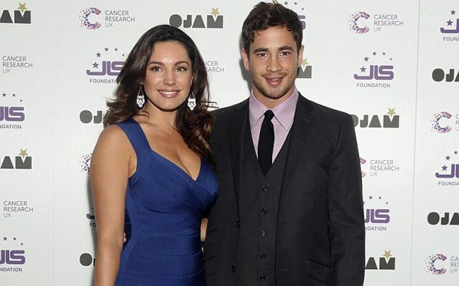 Λάμπει στο πλευρό του η Kelly Brook