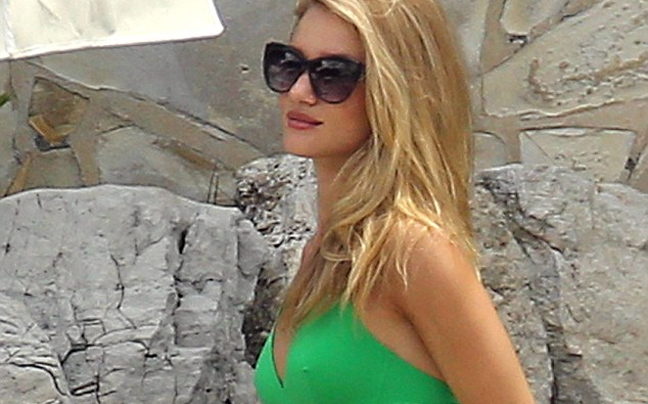 Διακοπές στη Νότια Γαλλία για την Rosie Huntington