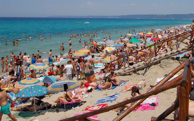 «Βουλιάζουν» οι παραλίες της Ηγουμενίτσας