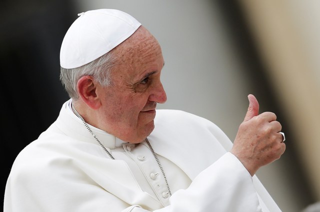 Ο Πάπας Φραγκίσκος δώρισε 200 ευρώ σε άστεγο της Βενετίας