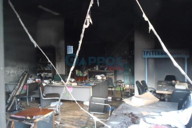 Ιερέας έβαλε φωτιά στα γραφεία τριτέκνων και απειλούσε με αυτοκτονία