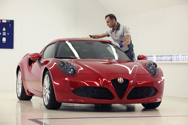 Πληροφορίες για την πολυαναμενόμενη Alfa Romeo 4C