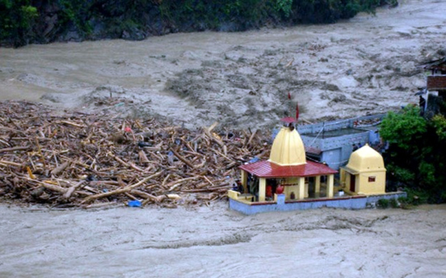 Εικόνες-σοκ από την πλημμυρισμένη Ινδία