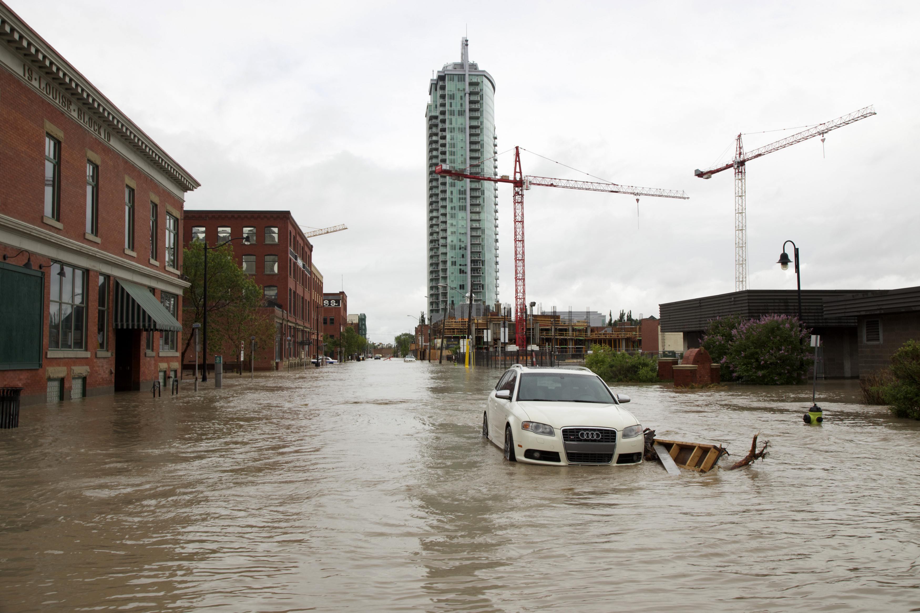 Πλημμύρες σαρώνουν τον Καναδά