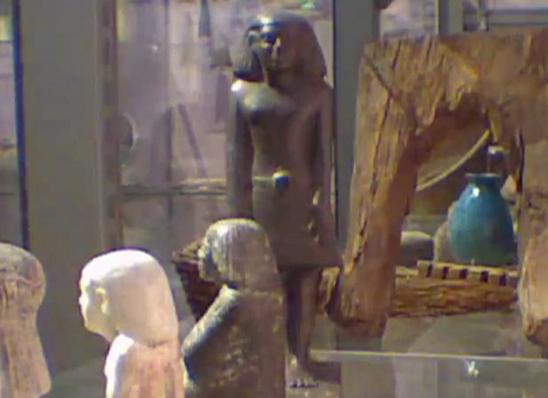 Άγαλμα αιγυπτιακού θεού κινείται!