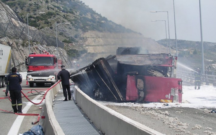 Φωτιά σε βυτιοφόρο στην Αθηνών – Λαμίας