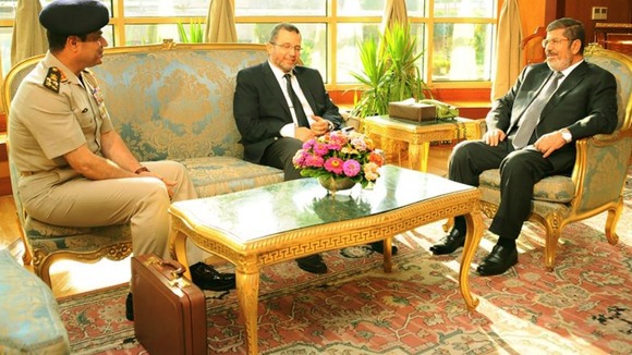 Συνάντηση Μόρσι και Καντίλ με το στρατηγό Σίσι