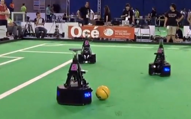 Τα ρομπότ έπαιξαν ποδόσφαιρο στην Ολλανδία!