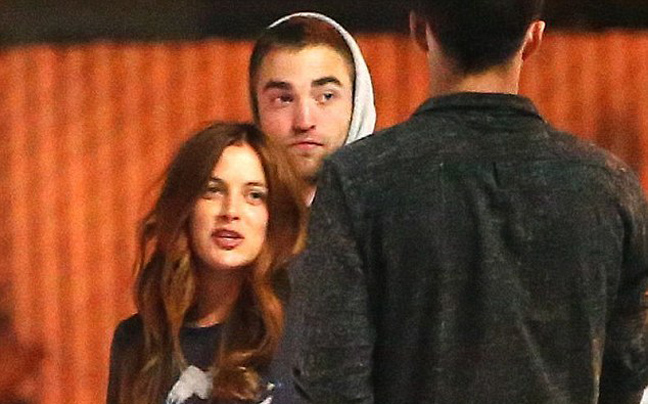 Με την εγγονή του Prisley βγαίνει ο Robert Pattinson