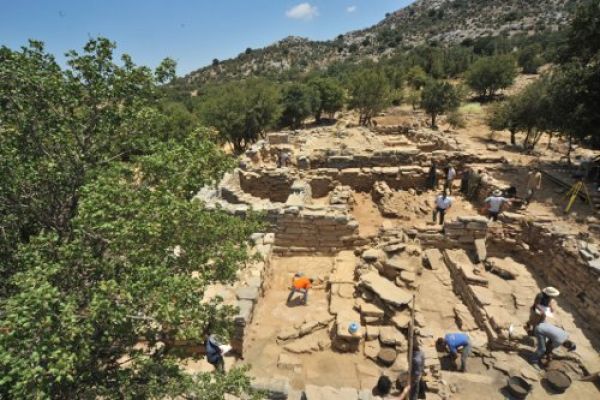 Στο φως μεγαλόπρεπο συγκρότημα στην αρχαία Ζώμινθο