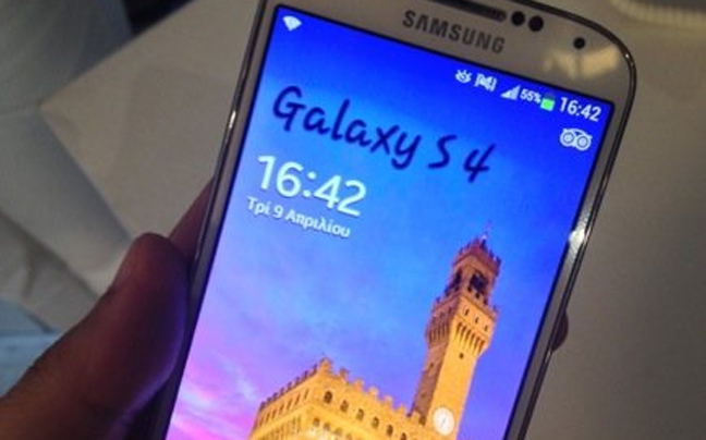 Το iPhone 5 χάνει μερίδιο αγοράς από το Galaxy S4