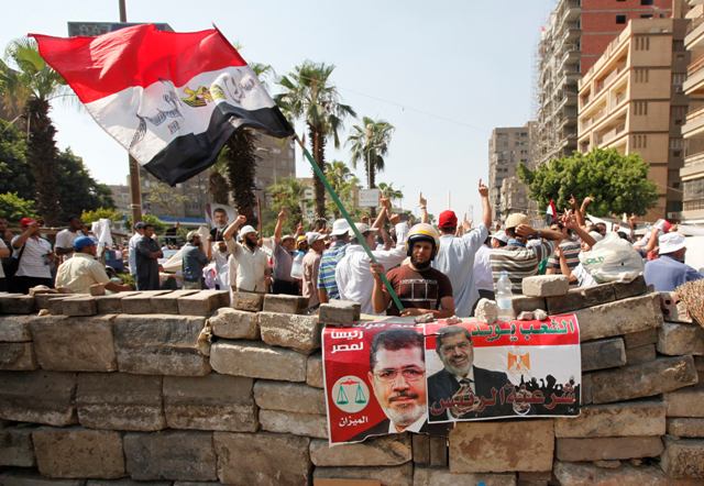 Υποστηρικτές του Μόρσι επιτέθηκαν στο κυβερνείο του Βόρειου Σινά