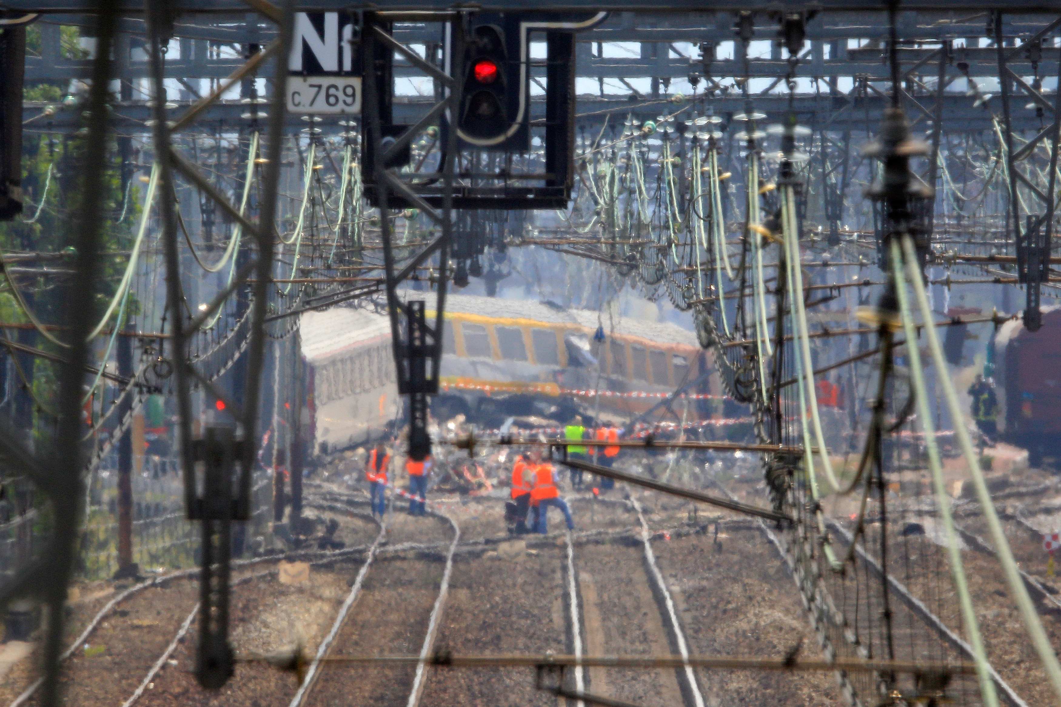 Σε ελαττωματικό μεταλλικό σύνδεσμο αποδίδεται η σιδηροδρομική τραγωδία