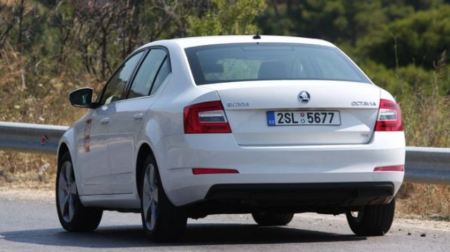 Αισθητά βελτιωμένη η νέα γενιά της Skoda Octavia