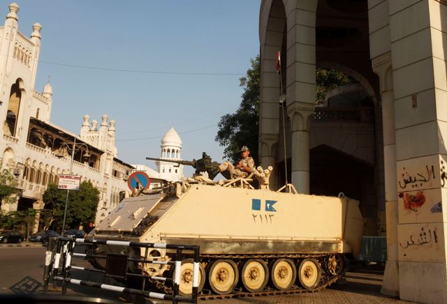 Αυστηρή προειδοποίηση του στρατού στην Αίγυπτο
