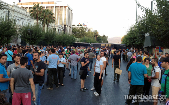 Σε εξέλιξη συλλαλητήριο διαμαρτυρίας στο Σύνταγμα