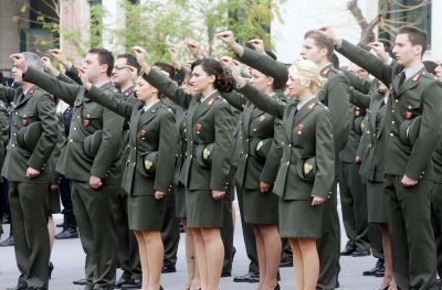 Μείωση των εισακτέων κατά 30% στις στρατιωτικές σχολές