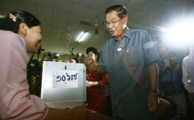 Επικυρώθηκε η εκλογική νίκη του «ισόβιου» πρωθυπουργού Χουν Σεν στην Καμπότζη