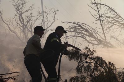 Σε εξέλιξη δύο φωτιές στη Μέσα Μάνη