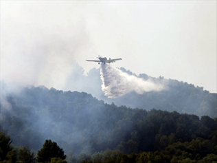 Μαίνεται η πυρκαγιά στη Μαγιόρκα