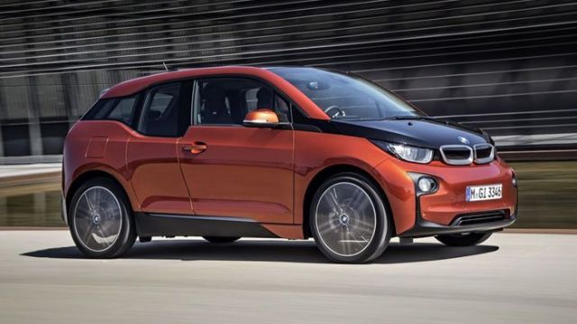 Παρουσιάστηκε η νέα BMW i3