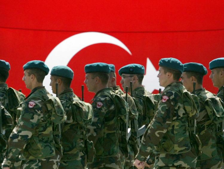 Ο τουρκικός στρατός ανταπέδωσε τα πυρά κατά της Συρίας