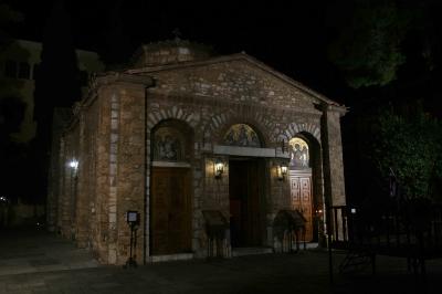 Καταγγελίες για διεκδικήσεις της Μονής Πετράκη σε βάρος κατοικιών στον Μαραθώνα