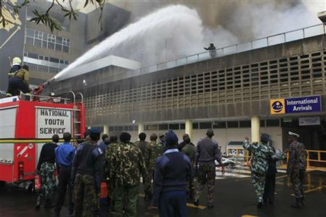 Δε σχετίζεται με τρομοκρατία η φωτιά στο αεροδρόμιο της Κένυας