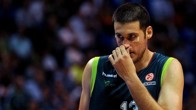 Την απόκτηση του Κόστα Πέροβιτς ανακοίνωσε η Ενισέι