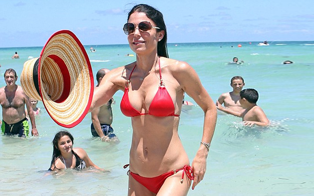 Βουτιές στο Μαϊάμι για την Bethenny Frankel