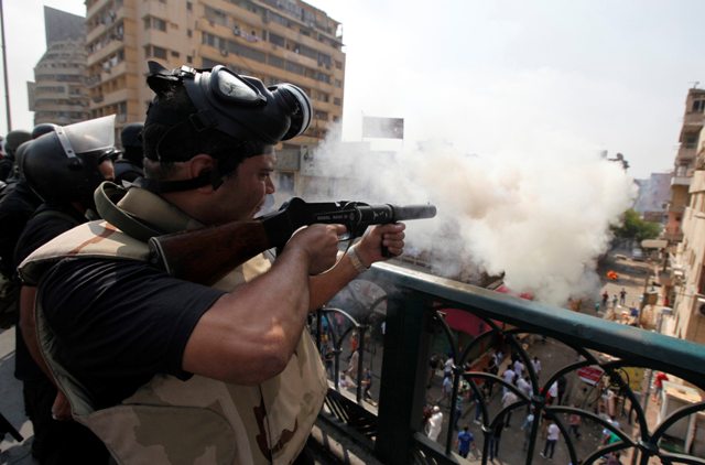 Αστυνομικός νεκρός στις συγκρούσεις στην Αίγυπτο