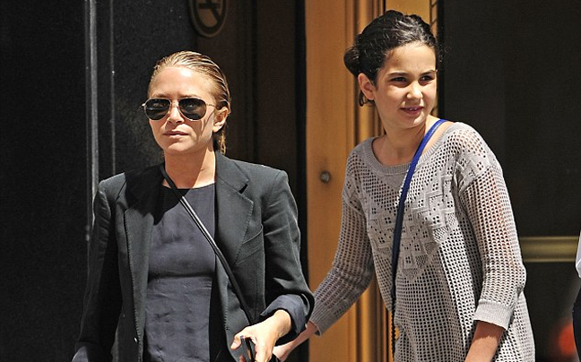 Βόλτα με την κόρη του αγαπημένου της