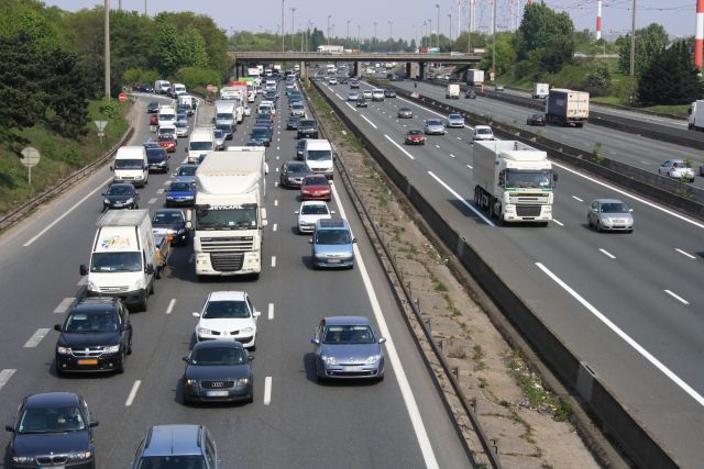 Λεωφορείο συγκρούστηκε με φορτηγό σε γαλλικό αυτοκινητόδρομο