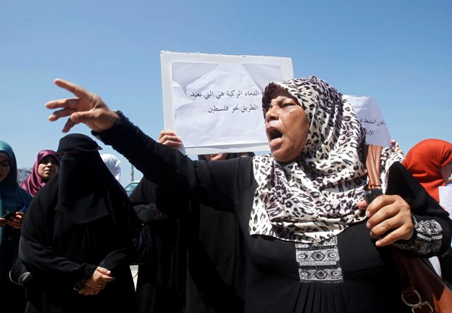 Διαδήλωση υπέρ του Μουάμαρ Καντάφι στη Βεγγάζη