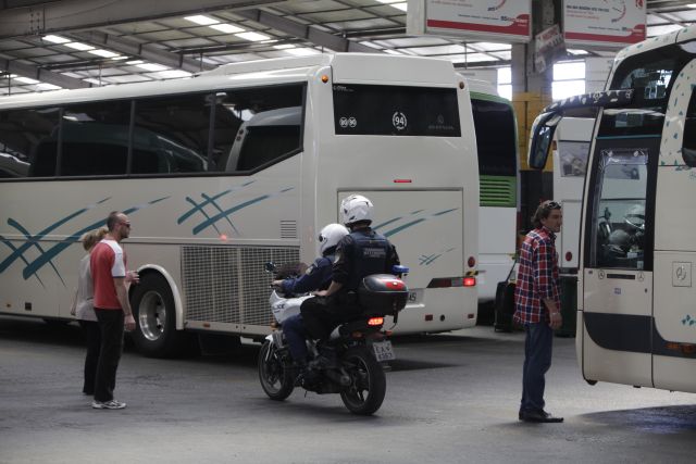 Από μηχανική βλάβη η φωτιά σε λεωφορείο του ΚΤΕΛ