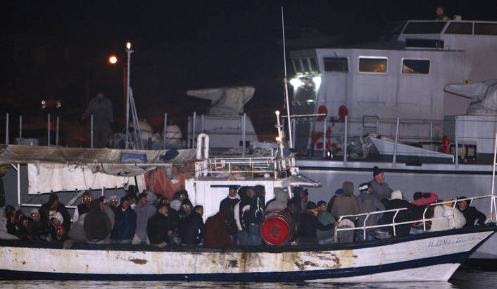 Εκατοντάδες μετανάστες από Συρία και Αίγυπτο στη Σικελία