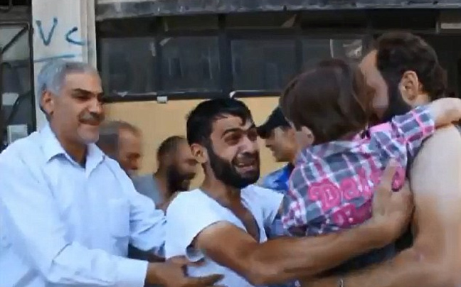 Πατέρας ξαναβρίσκει το γιο του στην κόλαση της Συρίας