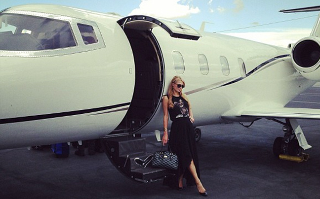 Ταξίδι-αστραπή για την Paris Hilton