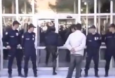 Ένα όργανο της τάξεως σκληρό καρύδι…