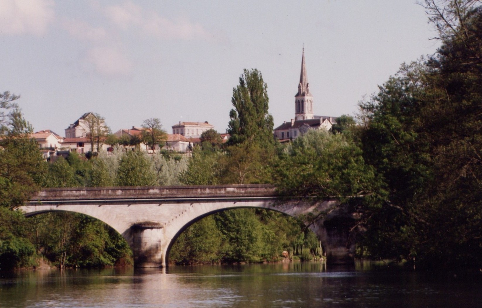 Δικαστήριο στη Γαλλία αθώωσε γυμνιστή πεζοπόρο
