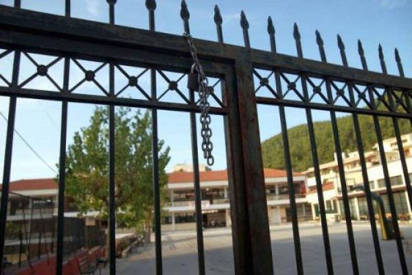 Έκτακτη επιχορήγηση για να ανοίξουν τα σχολεία ζητά ο Δήμος Νάουσας